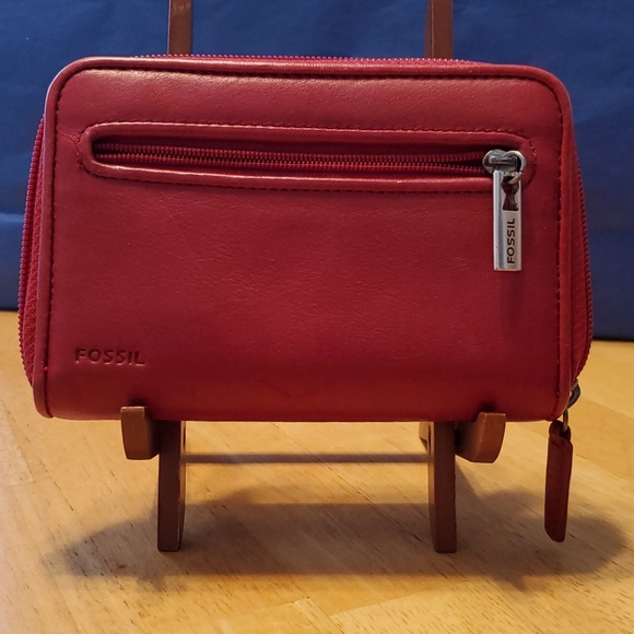 Fossil Handbags - Small zip around Fossil wallet
